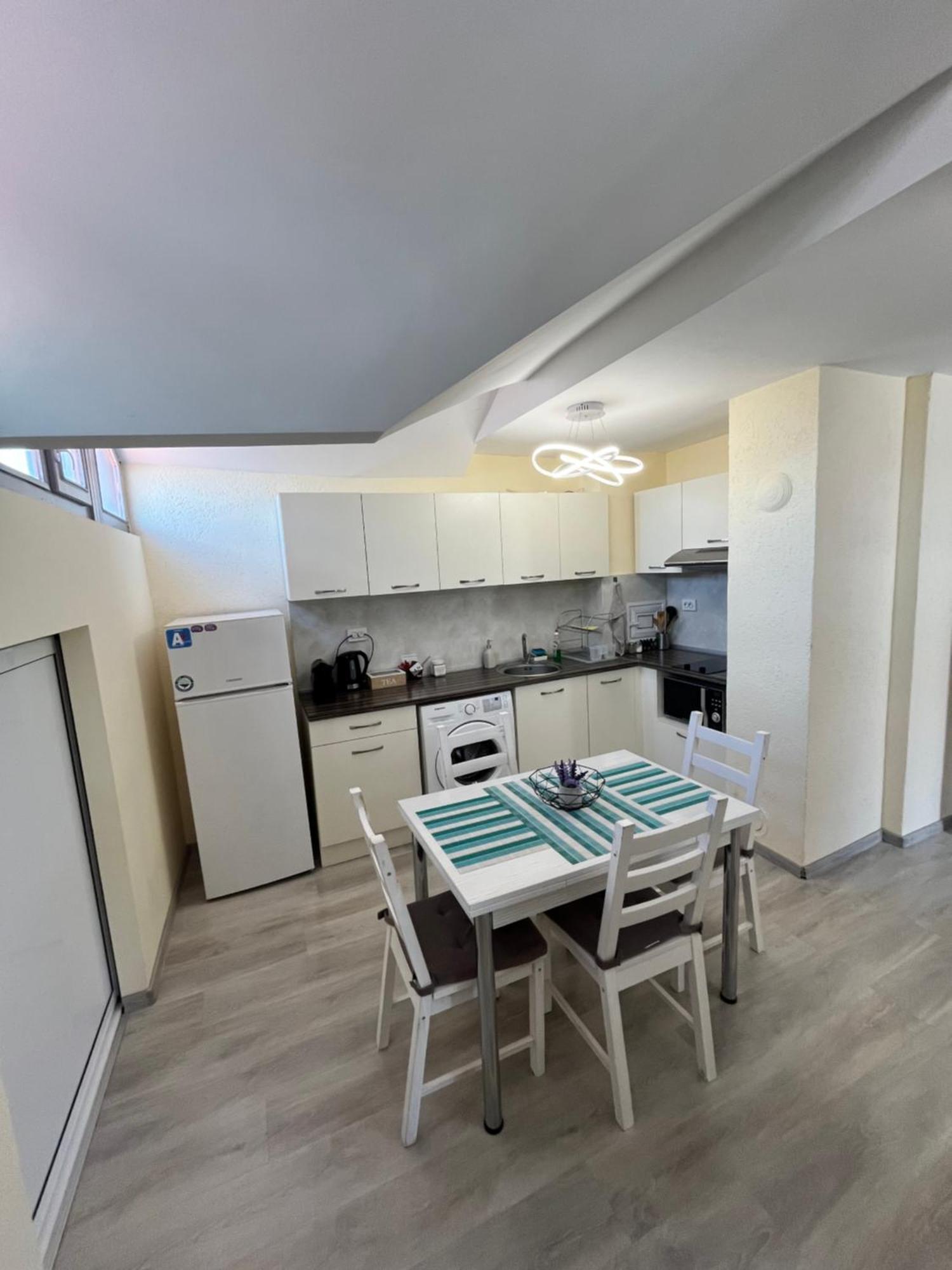 Apartment Happy Holiday Lazur Burgas Exterior foto